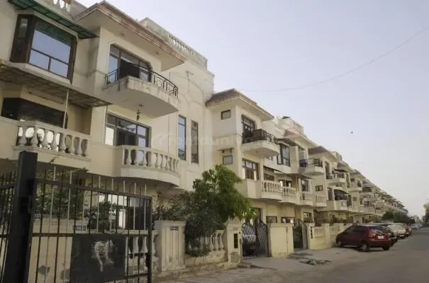 3 BHK Semi Furnished Independent Floor for rent in C Block Gurugram