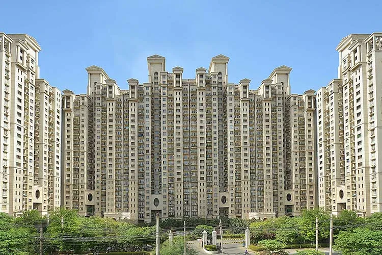 4 BHK Semi Furnished Apartment for rent in DLF Phase Gurugram